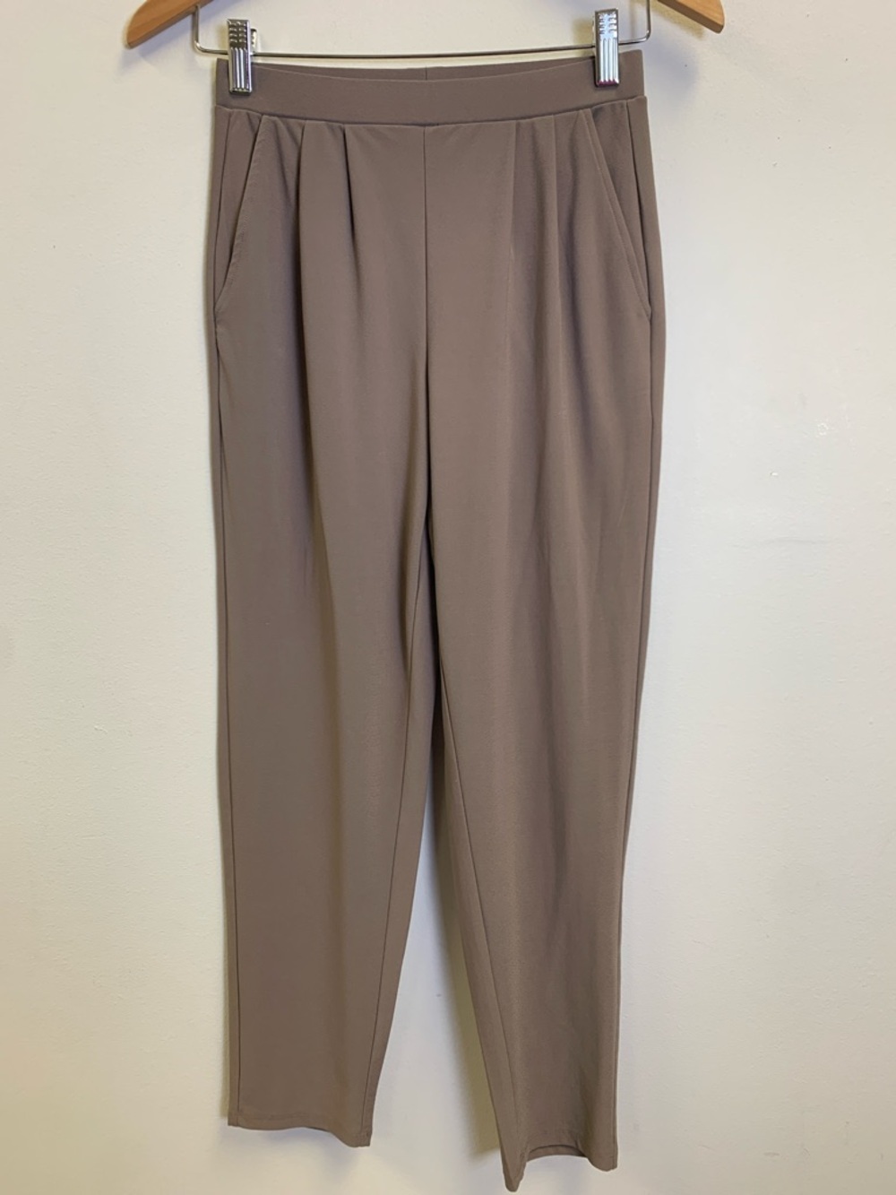 Leith Slim Pull-On Pants in Taupe Gray